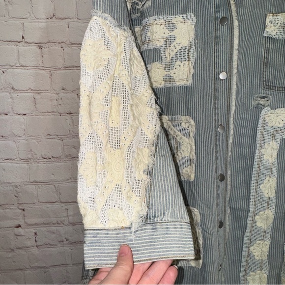 POL Lace & Crochet Patch Relaxed Fit Striped Denim Shacket, Size Medium - Picture 12 of 16